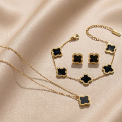 Premium Clover (Studs, Bracelet & Pendent set)
