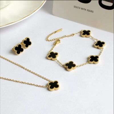 Light clover set (Studs, Bracelet & Pendent set )