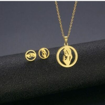Feminine (Studs & Pendent set)