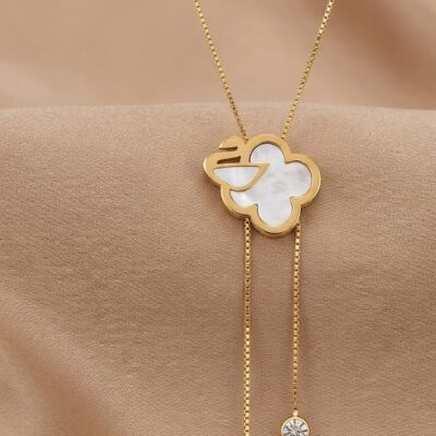 Duck Flower Golden White Necklace